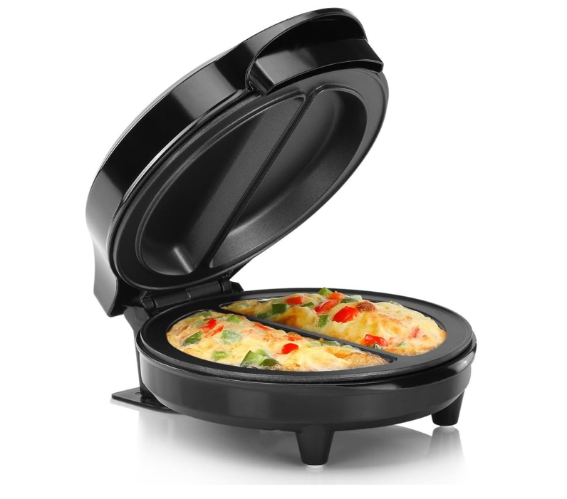 Non-stick omelet and omelet maker
